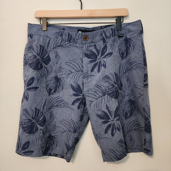 Travis Mathew men size 34   athleisure golf shorts blue tropical print - Picture 1 of 12